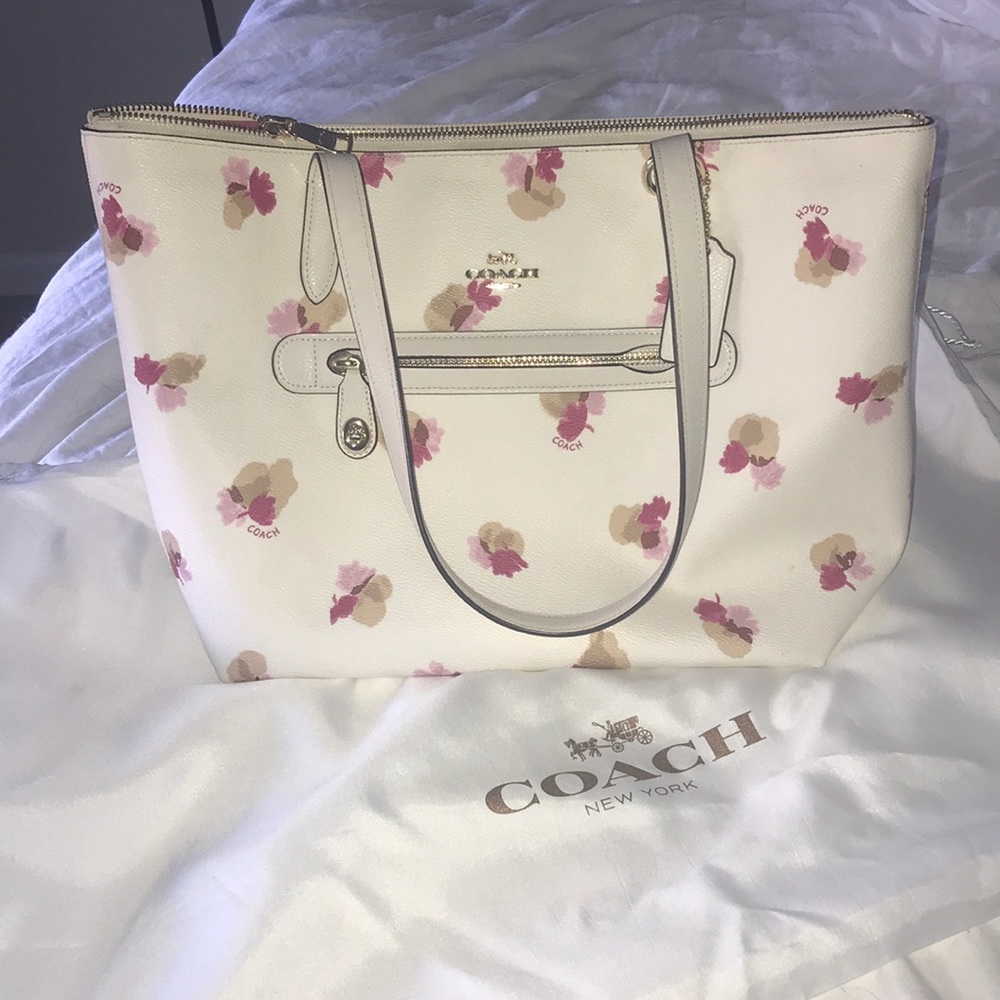 Flower Coach Tote with front zippered pocket